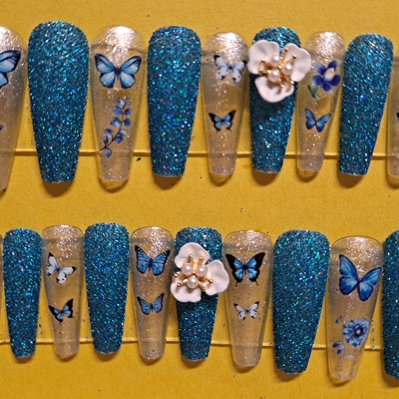 Press on nails - Picture 4 of 4